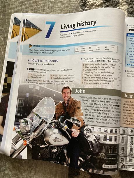 New headway pre-intermediate student's book, 