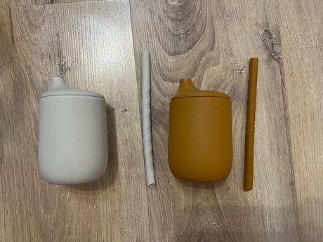 Liewood poháre/hrnčeky s vrchnákom aj slamkou., 