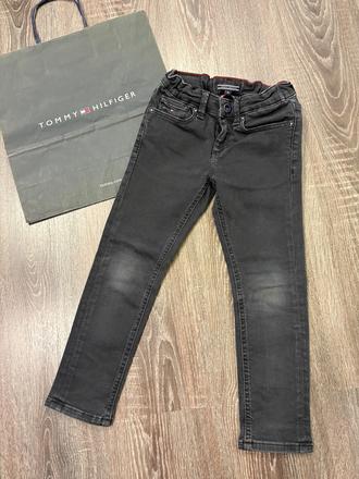 Tommy hilfiger cierne vysuchane rifle č.110, tommy hilfiger,110