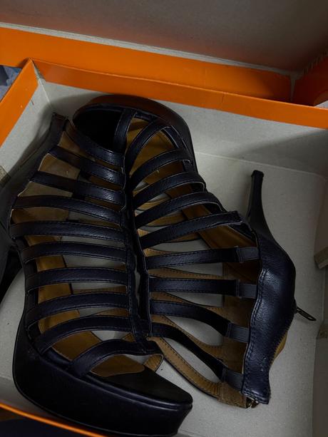 Čierne dámske gladiátorky ( sandálky ), humanic,40