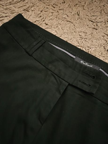 Čierne nohavice, 44