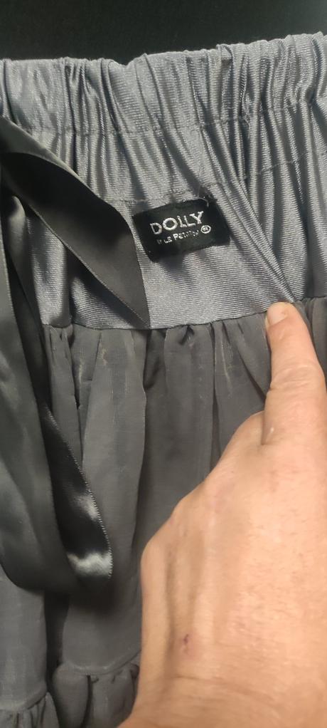 Dolly sukna, l