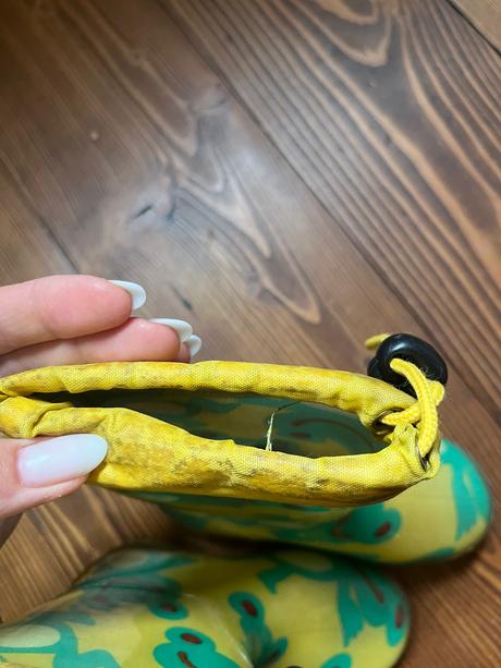 Žabkové gumáky, 24