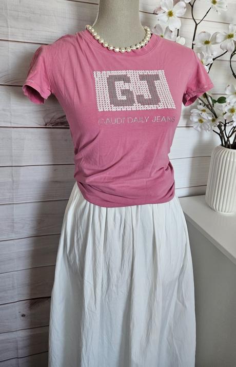Pekné tričko gaudi, gaudi,s
