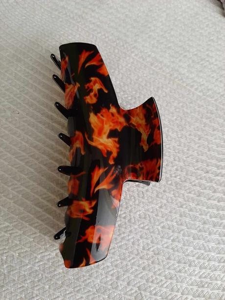 Štipec na huste vlasy, new yorker