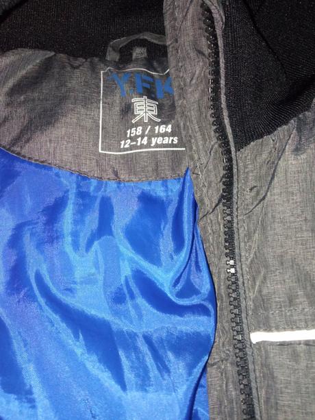 Zimná bunda s kapucňou, 158