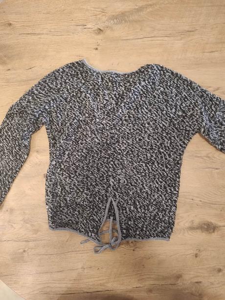 Krásny pulóvrik do školy, 146