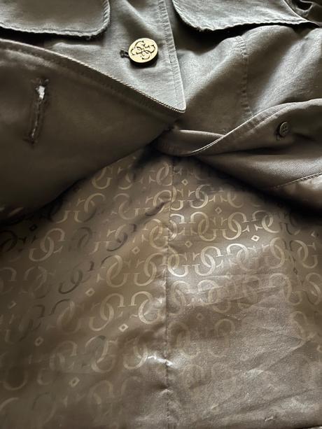 Elegantný kabátik/trenčkot guess, guess,xs