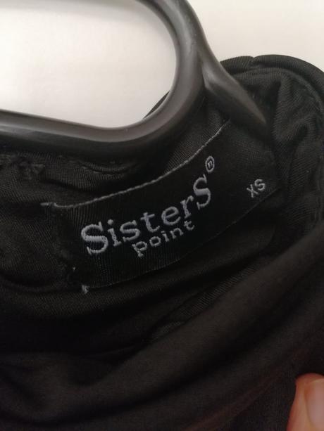 Šaty s ramennými vypchávkami, xs