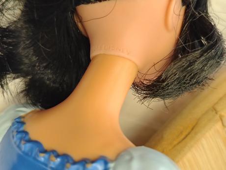 Zberateľská retro bábika snehulienka, mattel cfb77,