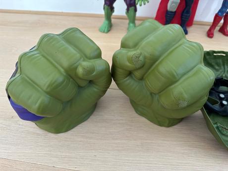 Superhrdinovia - hulk, spiderman, thor, captain am,