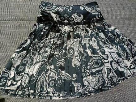 Sukňa elegantná veľ 38, skladaná, lahučká, 38