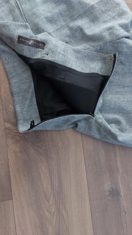 Krasne elegantne sortky pietro filipi, l