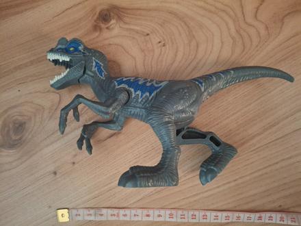Velociraptor blue jurský svet,