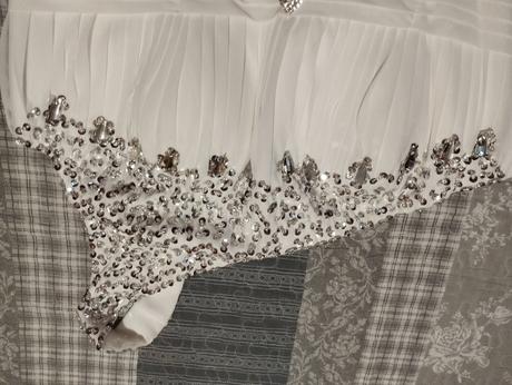 Svadobné/spoločenské šaty, 44