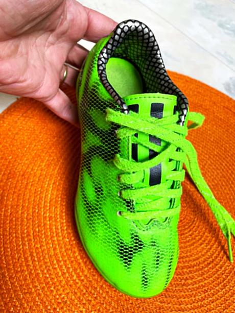 Neónkové halovky adidas 26/27, adidas,26