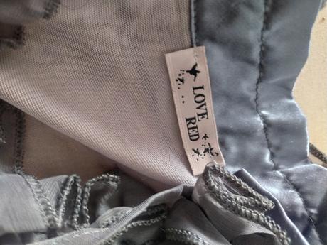 C 217 tunikankrasna luxusna, s