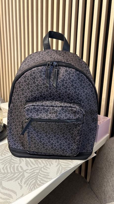 Väčší ruksak zn. dkny, dkny