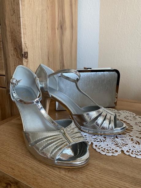 Spolocenske sandale strieborne, 39