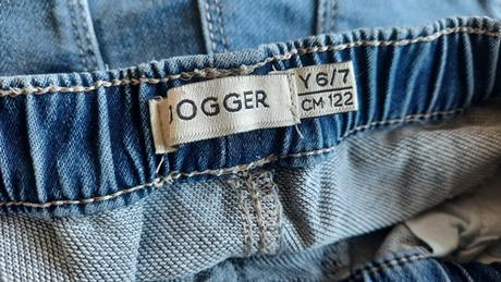 Dievcenske pohodlne dzinsy, v. 122, 122