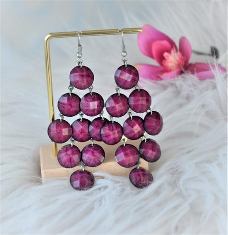 Fialové visiace náušnice, 