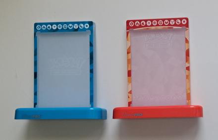 Držiak so stojanom na kartu pokémon,