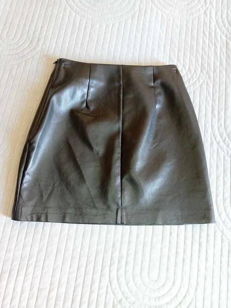 Nová dámska čierna kožená sukňa - veľkosť xs, xs