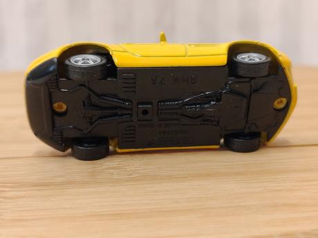 Zb model welly bmw z8 roadster yellow mattel 2010,