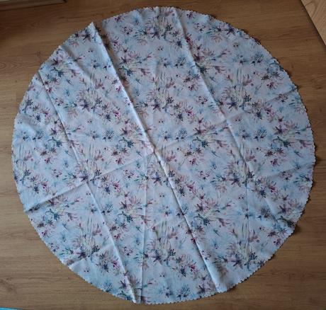 Kruhový obrus (priemer 128 cm), 
