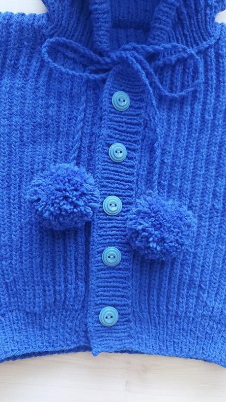 Tmavomodrý štrikovaný svetrík pre bábätko, 62