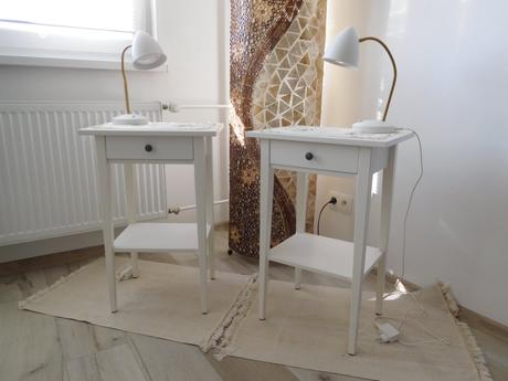 Príručný stolík / nočný -2x, drevený, 