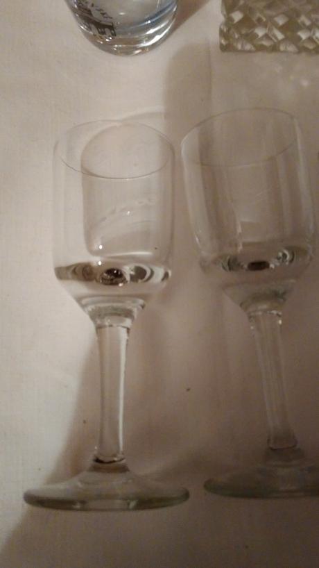 5 sklenených štamperlíkov,