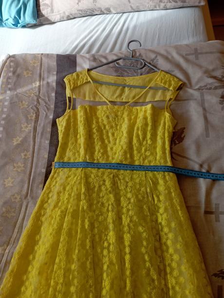 Spoločenské šaty, 40