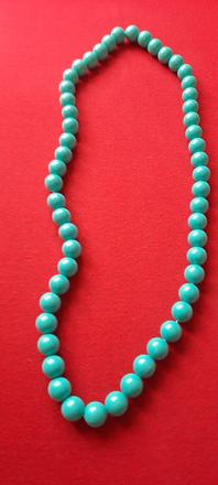 Korálky - dlzka 48 cm,