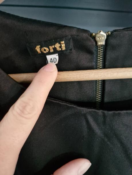 Spoločenské šaty, 38