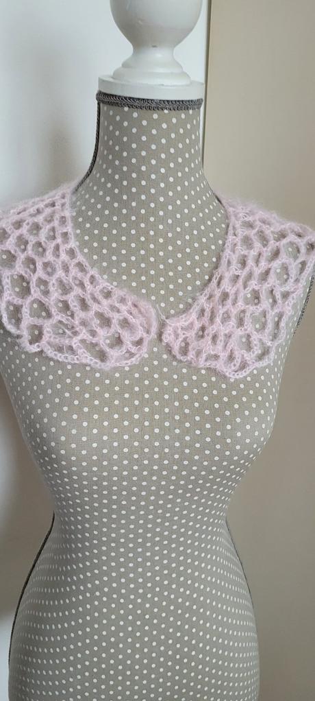 Háčkované goliere,