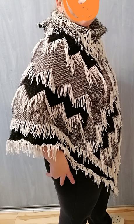 Krásne teplé pončo, l