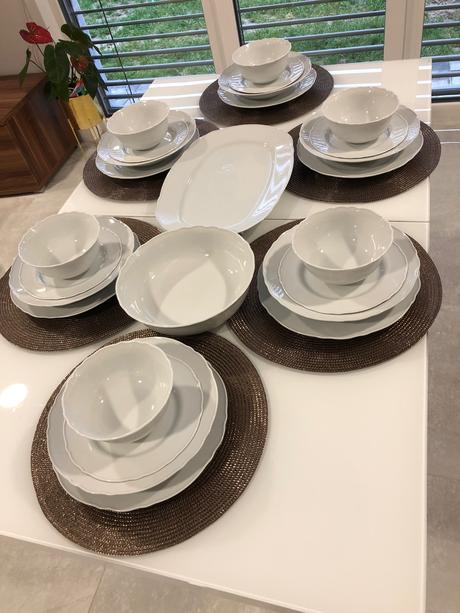 Krasna vintage obedova suprava,