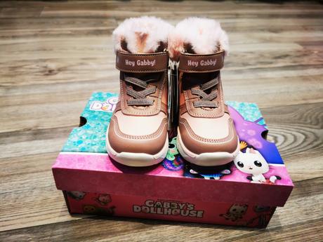 Zimne topanky, v. 22, nové, 22