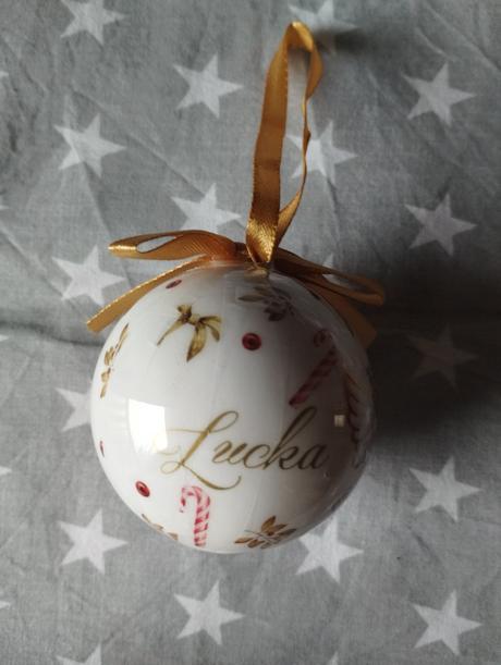 Vianocna gula s menom lucka, 