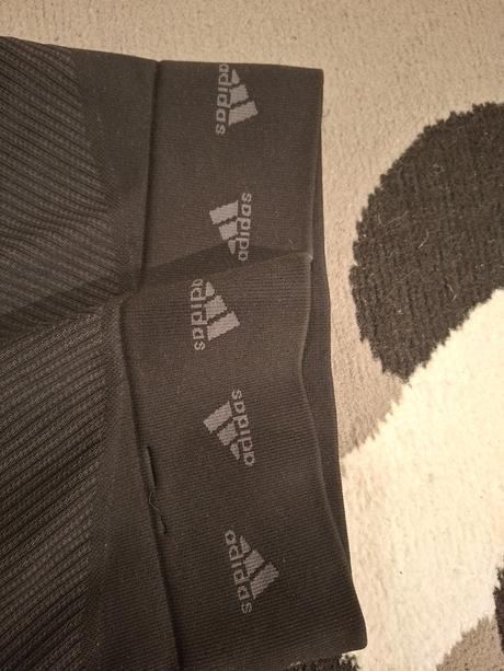 Predám dievčenské rebrované legíny veľ. 152 cm., adidas,152