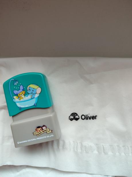 Pečiatka na oblečenie oliver,