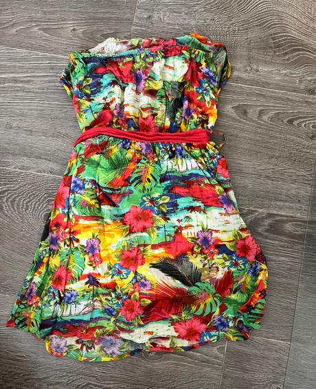 Krasne letne saty bez ramienok, podsite, s, terranova,s