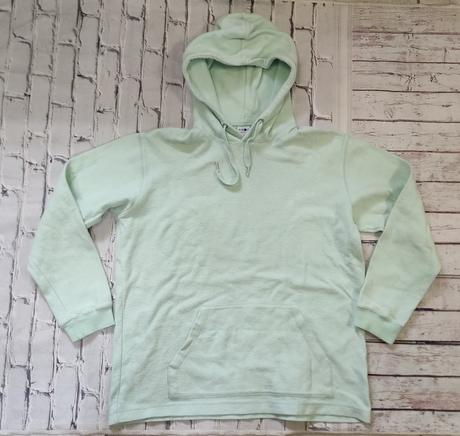 Mikina no nationality, m