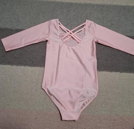 Dres na gymnastiku, 122