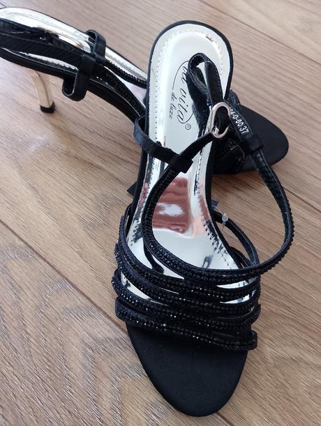 Čierne sandalky, john garfield,37