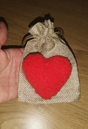 Háčkované srdiečko,