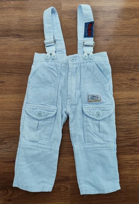 Menčestrové nohavice na traky, 86