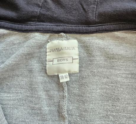 Mikina, piazza italia,134