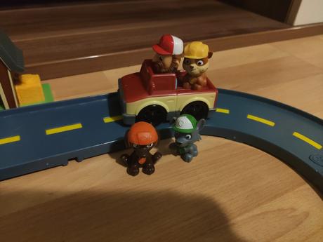 Tlapková patrola - dráha farmára, 